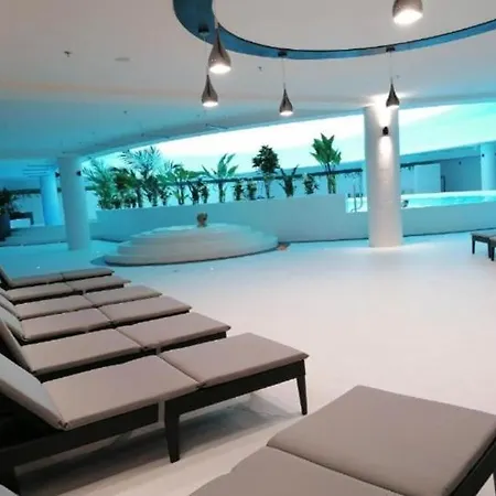 Apartament Hanza Tower Club - 23 With Sauna & Jacussi & Pool & *